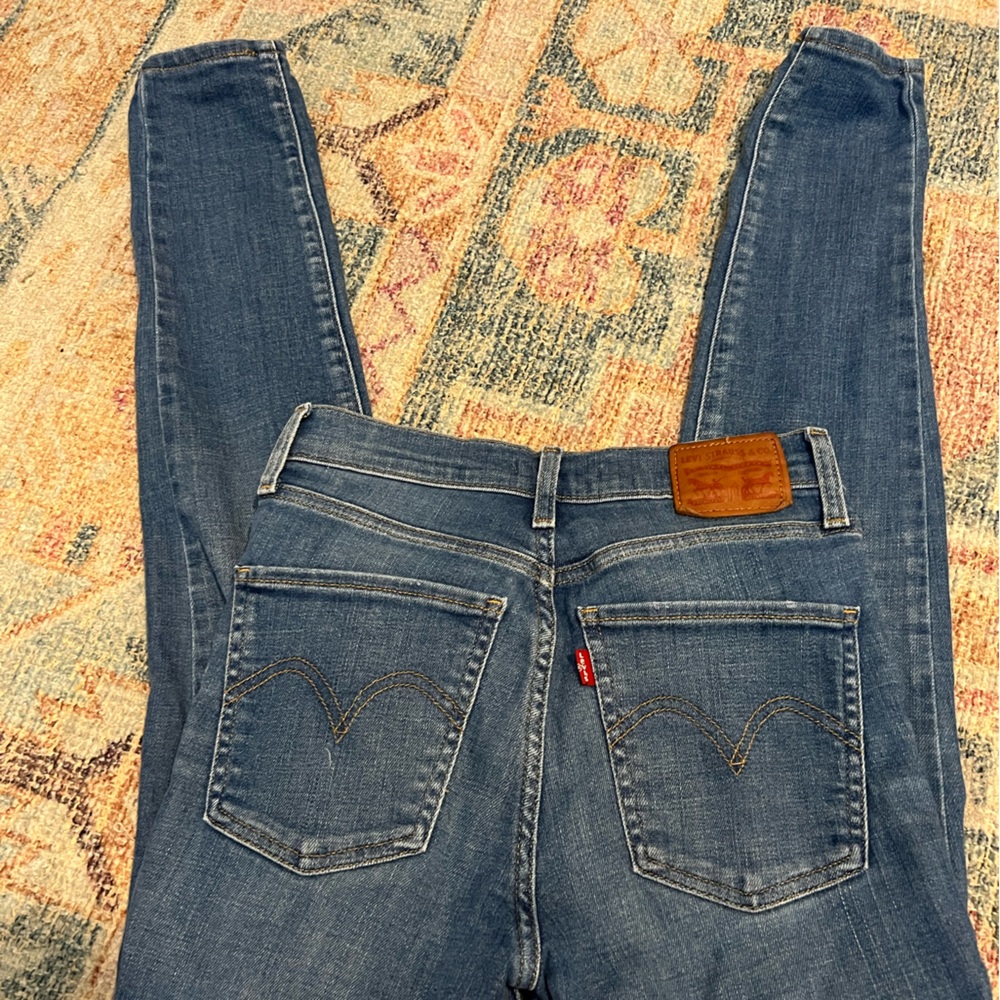 LEVIS MILEHiGH SUPER SKINNY